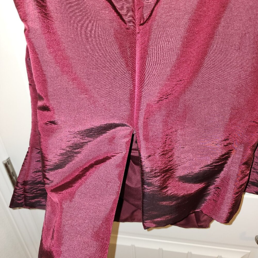 David's Bridal 2 piece sleeveless top, bustle skirt, plus size - Picture 3 of 8